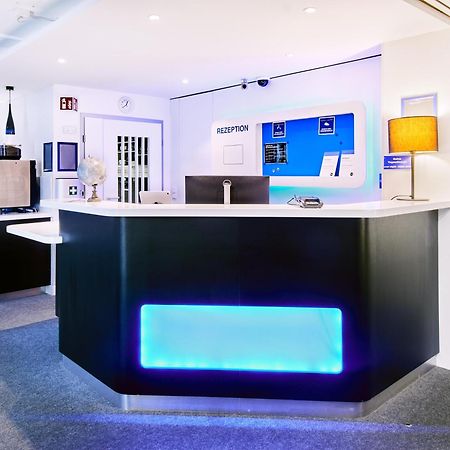 ホテル イビス バジェット ケルン マースドルフ エクステリア 写真